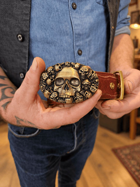 Ceinture en cuir cognac à boucle ovale tête de mort – 94 à 115 cm steampunk médiéval fait main | Atelier AnJo