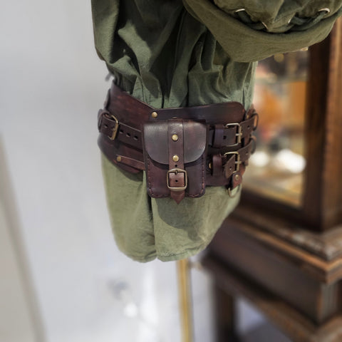 Ceinture militaire steampunk avec pochettes – Cuir artisanal – Style post - apocalyptique steampunk médiéval fait main | Atelier AnJo