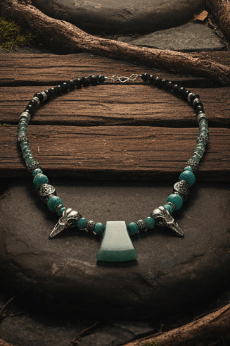 Collier pendentif corbeau en aventurine et turquoise – bijou artisanal fantasy, Tir na Telennaria steampunk médiéval fait main | Atelier AnJo