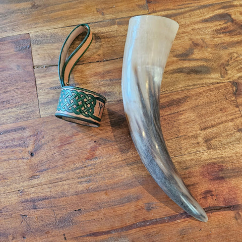 Corne à boire viking 25cl – cuir repoussé, artisanat médiéval steampunk médiéval fait main | Atelier AnJo