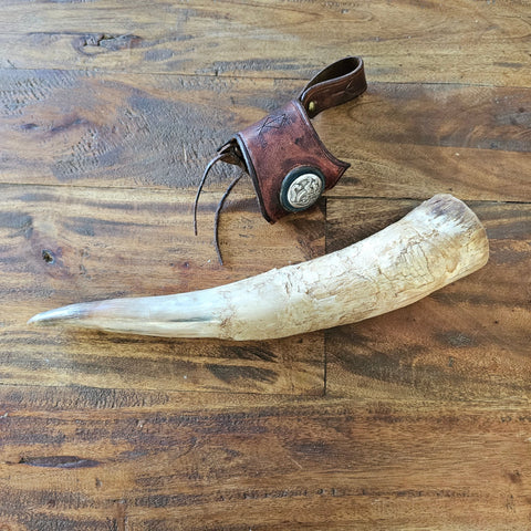 Corne à boire viking et son attache ceinture steampunk médiéval fait main | Atelier AnJo
