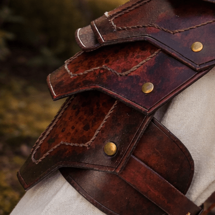 Épaulière en cuir – Steampunk, Médiéval & Fantasy – Fait main steampunk médiéval fait main | Atelier AnJo