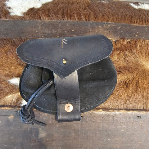 Escarcelle médiévale en cuir noir – pochette de ceinture artisanale steampunk médiéval fait main | Atelier AnJo