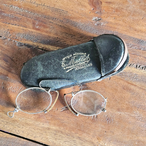 Lunettes pince - nez anciennes XIXe siècle avec étui – Objet de collection steampunk médiéval fait main | Atelier AnJo