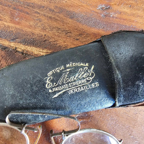 Lunettes pince - nez anciennes XIXe siècle avec étui – Objet de collection steampunk médiéval fait main | Atelier AnJo