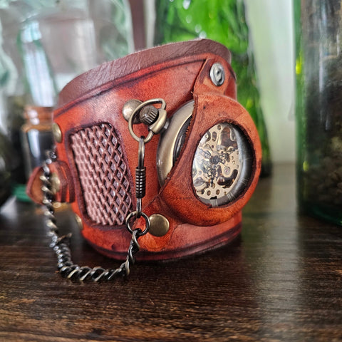 Manchette steampunk en cuir – Montre semi - automatique, artisanale et unique steampunk médiéval fait main | Atelier AnJo