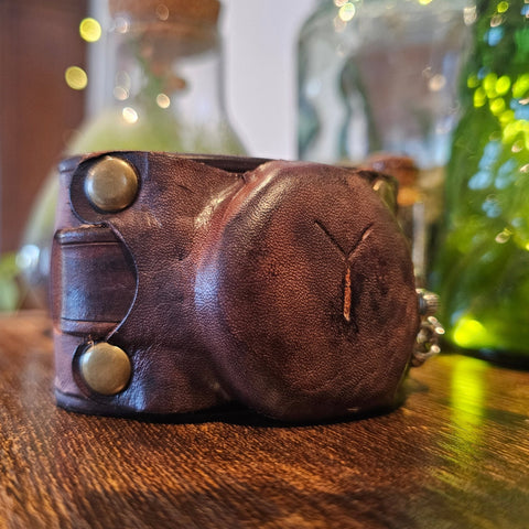 Montre semi - automatique en cuir – Modèle "Algiz" | Steampunk & runes protectrices steampunk médiéval fait main | Atelier AnJo