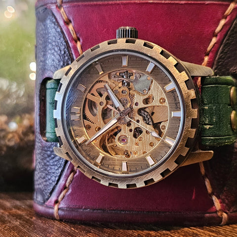 Montre semi - automatique – Tête de mort repoussée steampunk médiéval fait main | Atelier AnJo