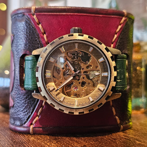 Montre semi - automatique – Tête de mort repoussée steampunk médiéval fait main | Atelier AnJo