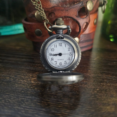 Montre steampunk “Voyageur du Temps” steampunk médiéval fait main | Atelier AnJo