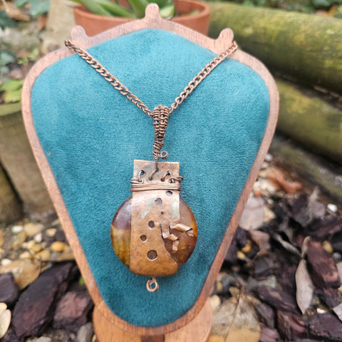 Pendentif artisanal – Jaspe naturel & cuivre vieilli steampunk médiéval fait main | Atelier AnJo