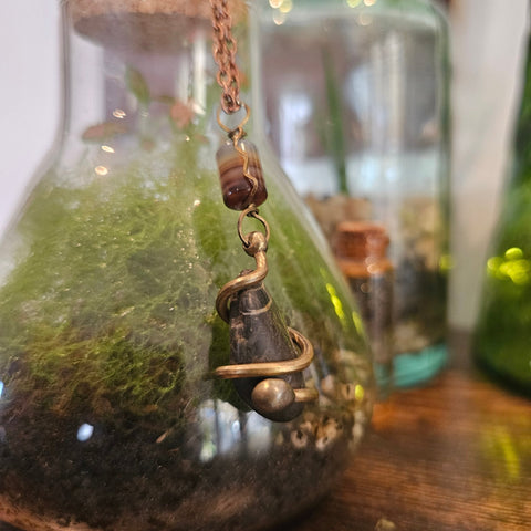 Pendentif artisanal – style steampunk steampunk médiéval fait main | Atelier AnJo