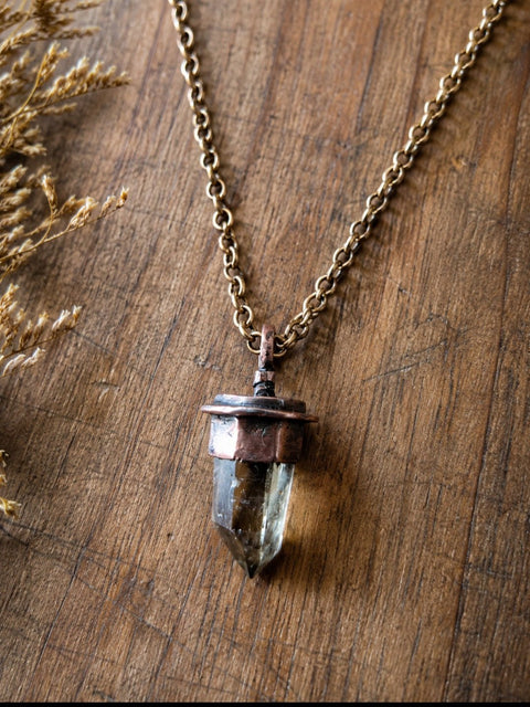 Pendentif Citrine aux Nuances de Quartz Fumé – Cuivre Artisanal steampunk médiéval fait main | Atelier AnJo