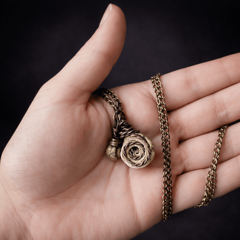 Pendentif en coquillage naturel et cuivre – Artefact mystique & artisanal steampunk médiéval fait main | Atelier AnJo