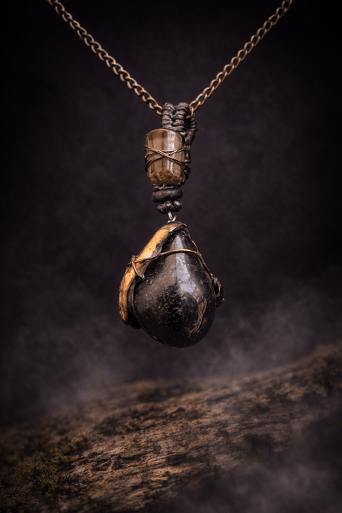 Pendentif obsidienne noire et agate naturelle – Montage cuivre fait main steampunk médiéval fait main | Atelier AnJo
