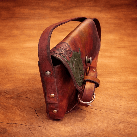 Pochette à main en cuir – motif floral – pièce unique artisanale steampunk médiéval fait main | Atelier AnJo