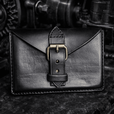 Pochette porte - cartes en cuir noir – Fabrication artisanale steampunk médiéval fait main | Atelier AnJo