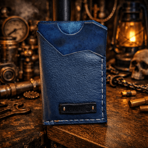 Porte - cartes minimaliste bleu en cuir végétal – cousu main – Atelier AnJo steampunk médiéval fait main | Atelier AnJo