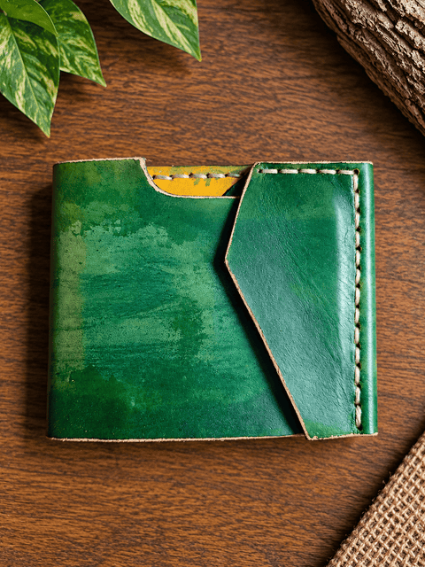 Portefeuille compact en cuir vert patiné steampunk médiéval fait main | Atelier AnJo