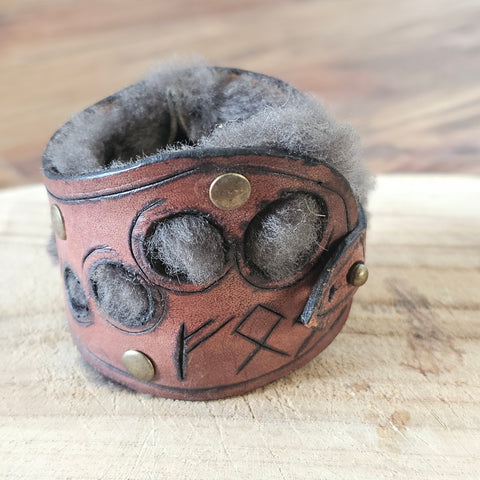 Bracelet viking en cuir véritable avec fourrure – taille 20 à 21 cm