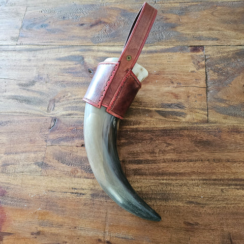 Corne à boire viking avec attache de ceinture cuir véritable.
