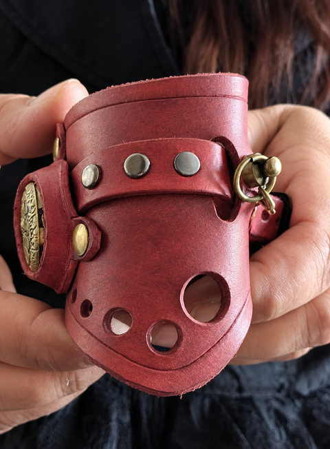 Bracelet-montre steampunk en cuir bordeaux – Cœur