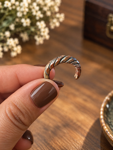 Bague torsadée en cuivre forgé – Taille 52