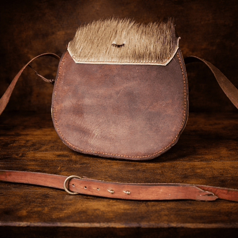 Sac médiéval Gibetière en croûte de cuir – peau de chèvre – Atelier AnJo steampunk médiéval fait main | Atelier AnJo