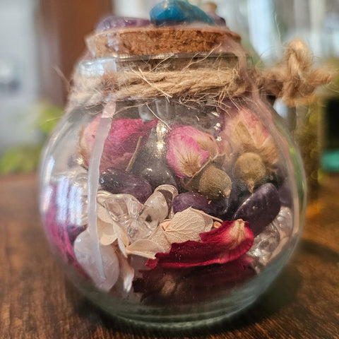 Spell Jar – Amour et Protection Émotionnelle – Améthyste, Apatite et Cristal de Roche steampunk médiéval fait main | Atelier AnJo