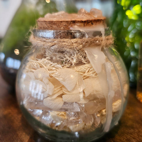 Spell Jar Purification – Jarre Ésotérique Cristal de Roche & Fleurs Blanches steampunk médiéval fait main | Atelier AnJo